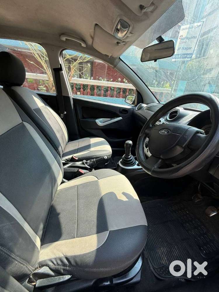 Ford Figo 2012-2015 Petrol Titanium, 2012, Petrol