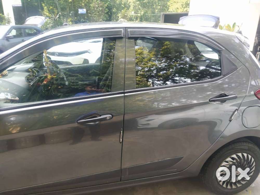 Tata Tiago Xe Petrol
