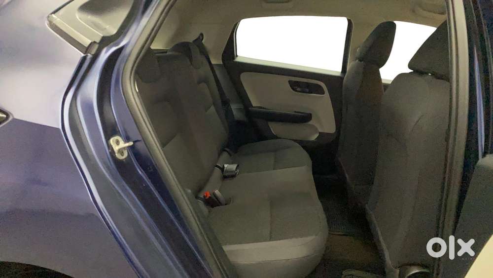 Tata Altroz 1.2 Xta Petrol Dct, 2022, Petrol