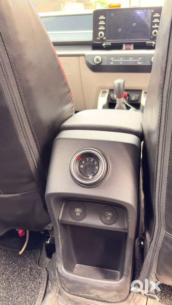 Kia Carens Clavis 2025 Petrol Well Maintained