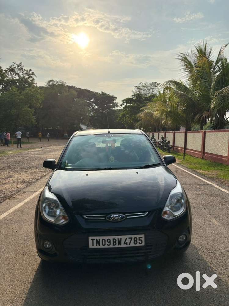 Ford Figo Petrol Titanium Manual 2014