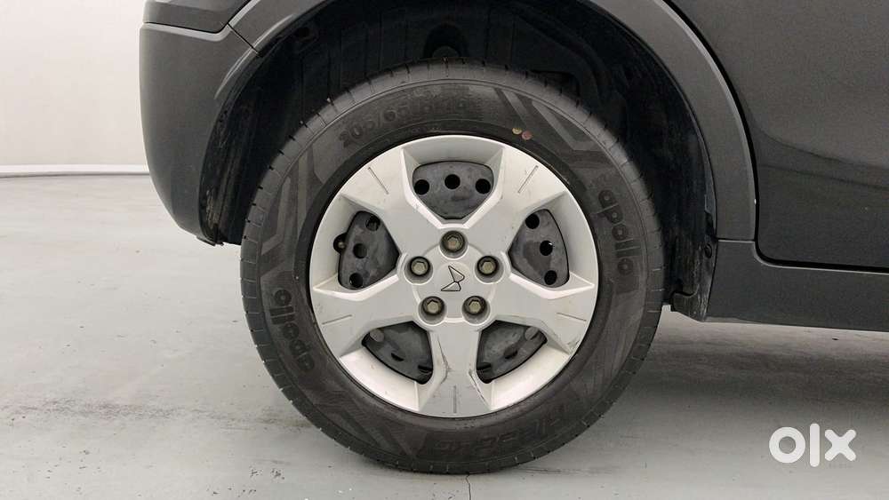 Mahindra Xuv300 W6, 2023, Petrol