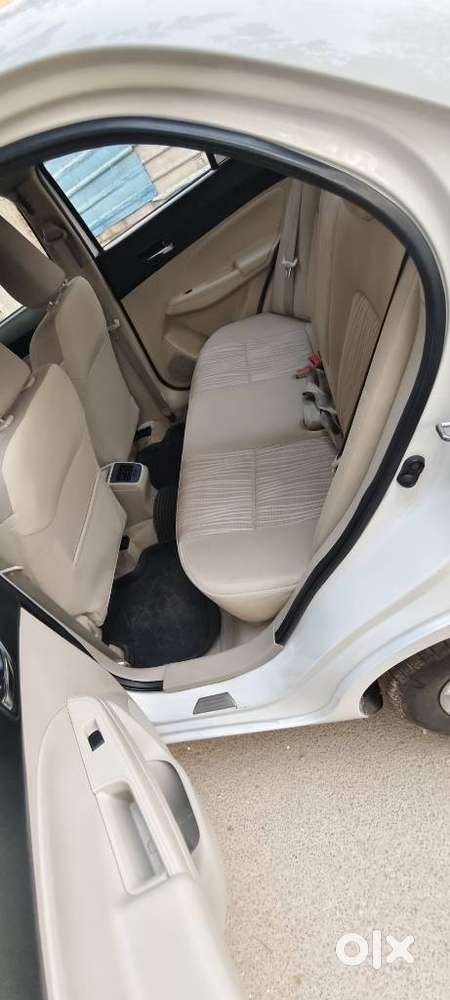 Maruti Suzuki Swift Dzire 1.3 Zxi, 2023, Cng & Hybrids