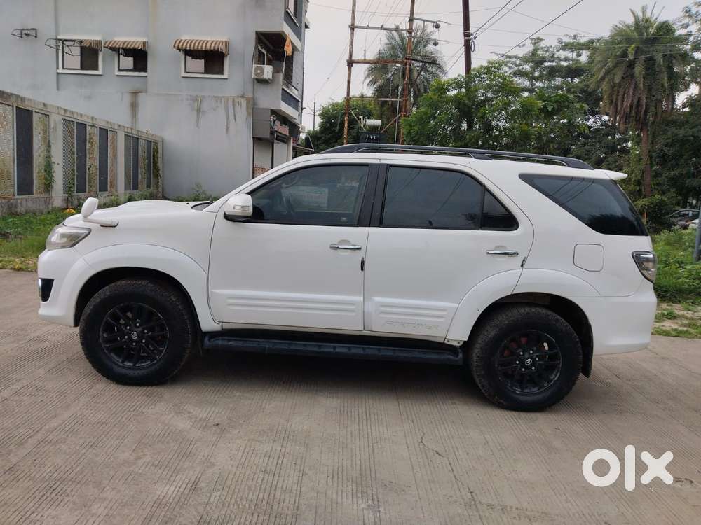 Toyota Fortuner 4x2 Manual, 2016, Diesel