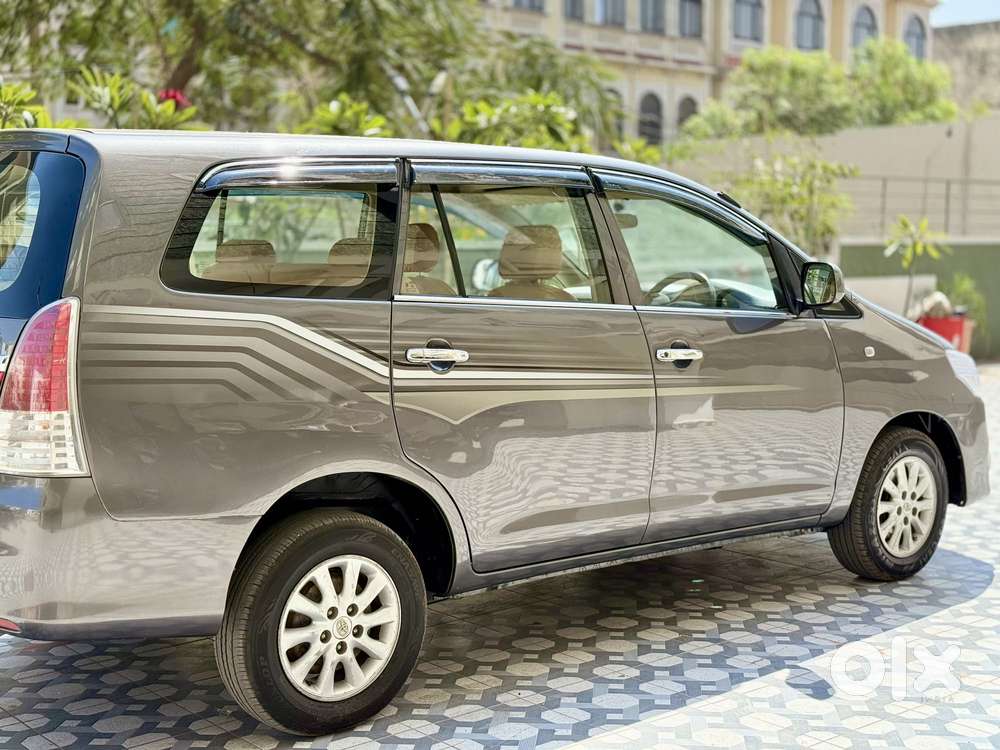 Toyota Innova 2.5 G (diesel) 8 Seater, 2012, Diesel