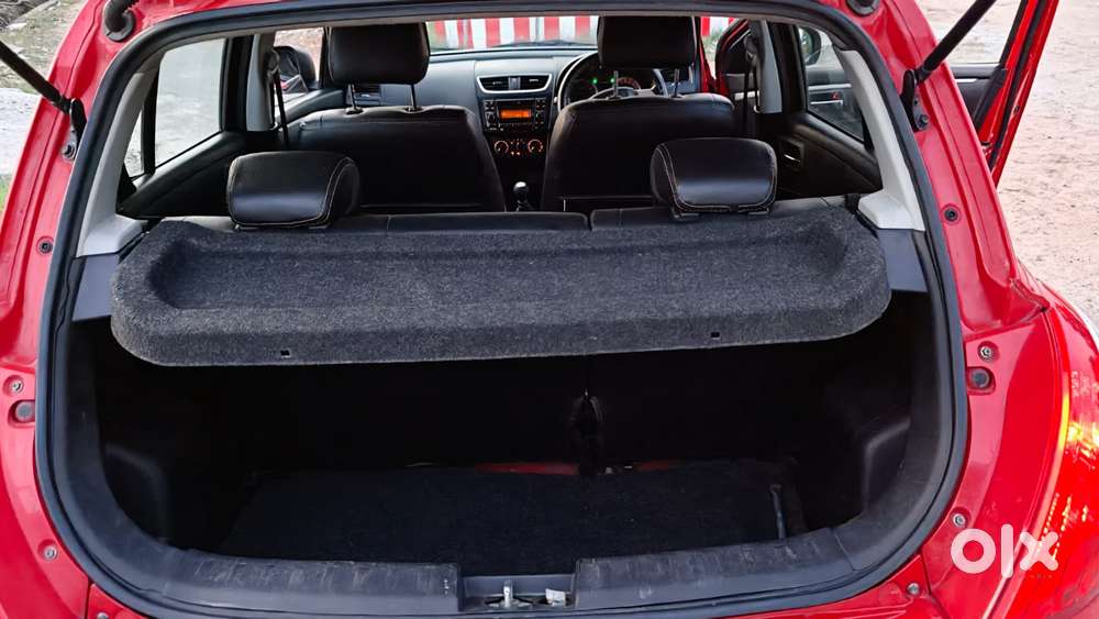 Maruti Suzuki Swift Vxi Optional, 2016, Petrol