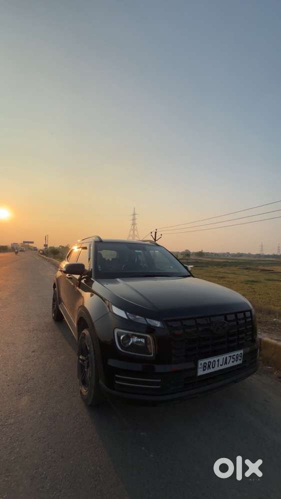 Hyundai Venue Petrol 2024