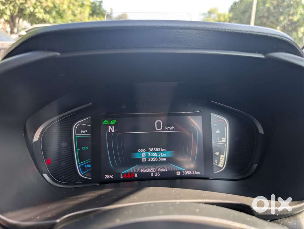 Maruti Suzuki Grand Vitara 1.5 Alpha Plus Intelligent Hybrid Ecvt, 2..