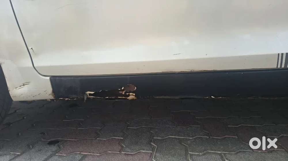 Maruti Suzuki Swift Dzire 2012