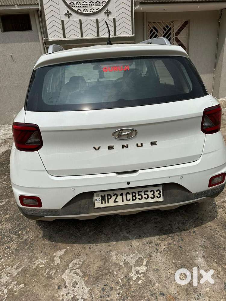 Hyundai Venue 2020 Petrol 35000 Km Driven