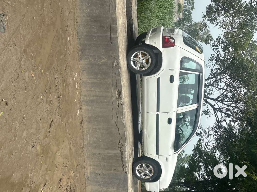 Zen Lxi 2005 Petrol White  Color