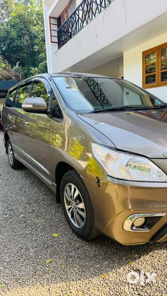 Toyota Innova  2016 V 2 Nd Owner  No Repcement Orginal Kerala
