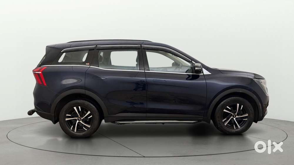 Mahindra Xuv700 2.2 Ax 3 Diesel At 5 Str, 2022, Petrol