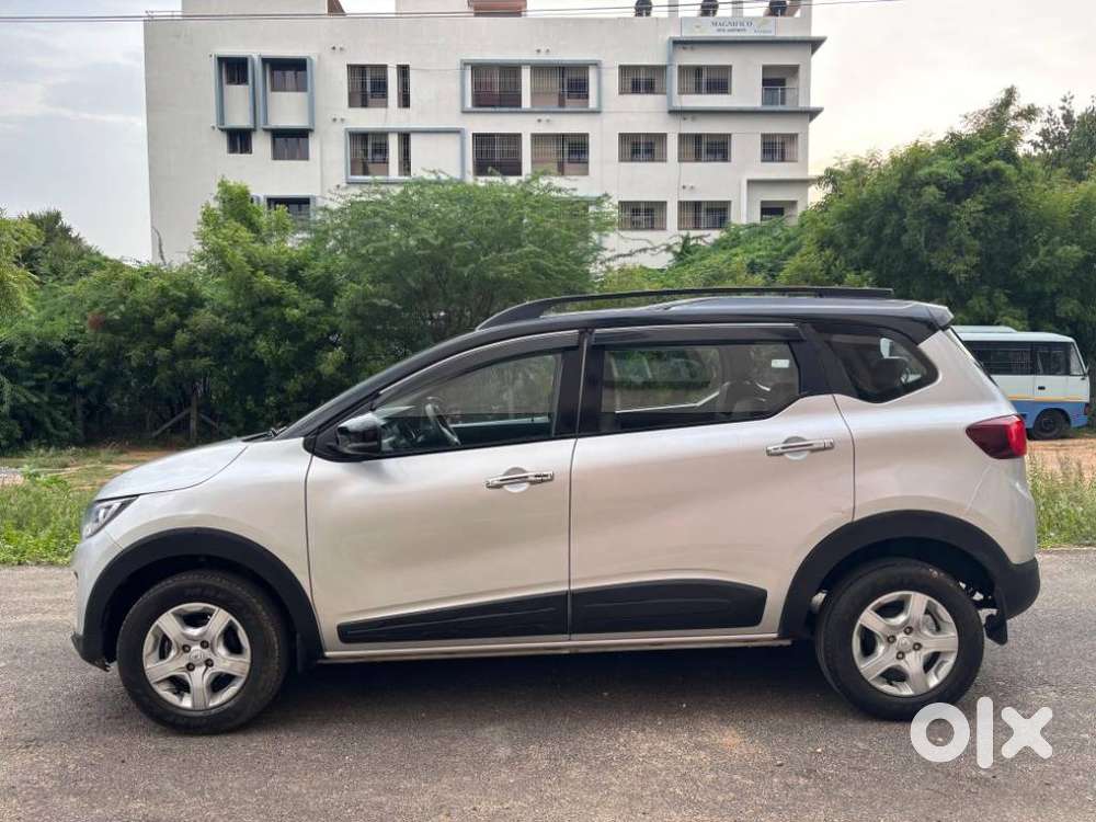 Renault Triber Rxt, 2022, Petrol