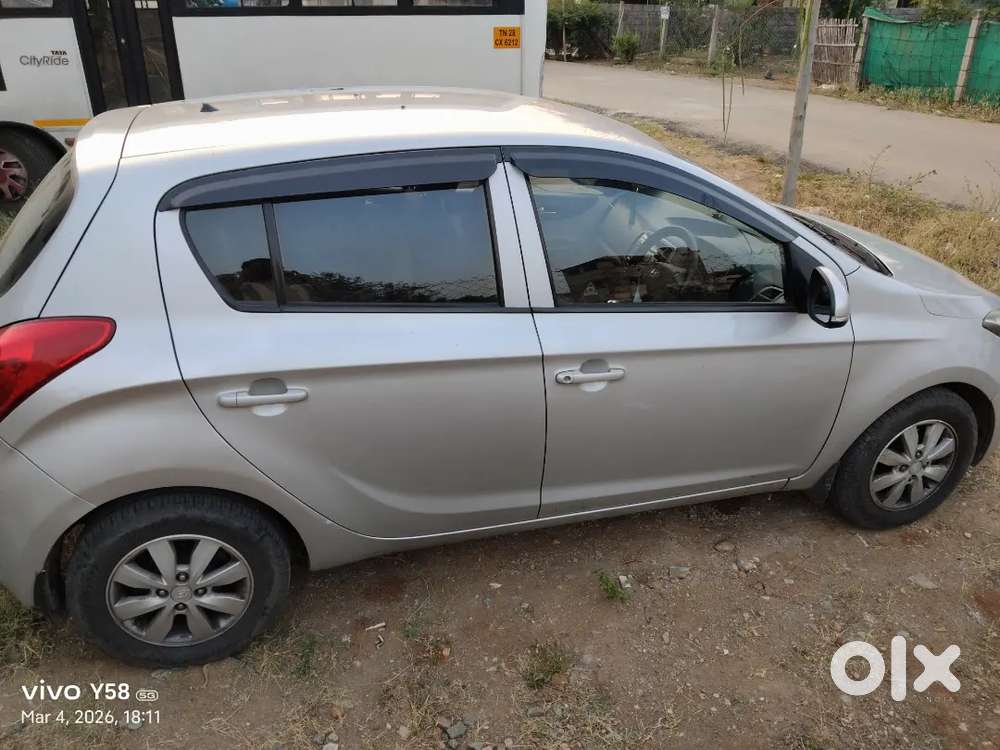 Hyundai I20 2013 Petrol 79000 Km Driven Good Condition