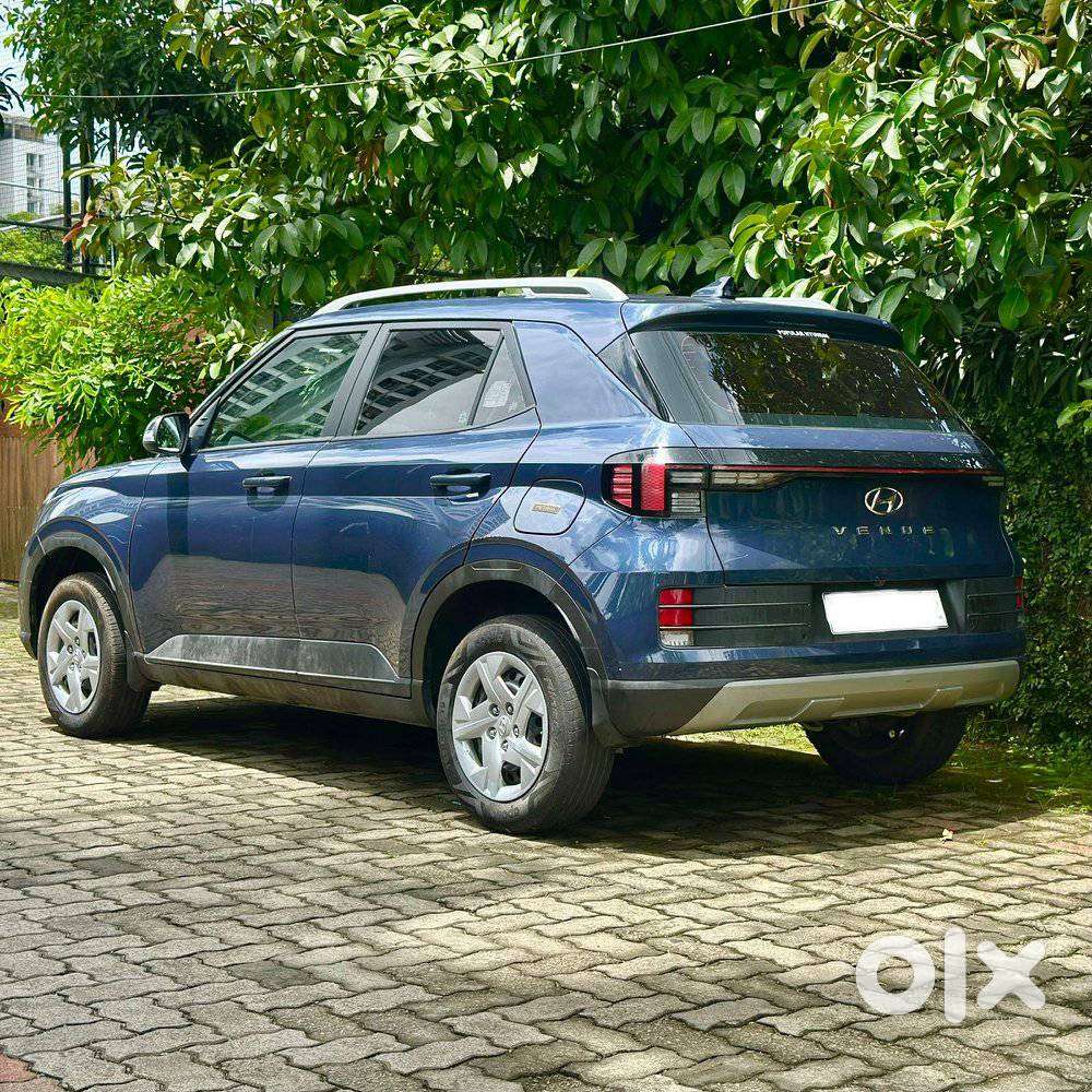 Hyundai Venue S, 2022, Petrol