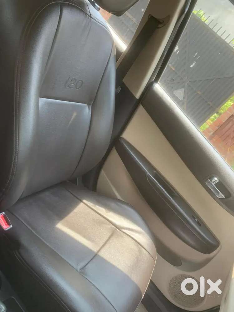 I20 Asta 31829 Kms Run Top Model Brand New Condition With New Tyres