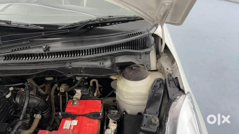 Maruti Suzuki Swift Vxi Optional, 2016, Petrol