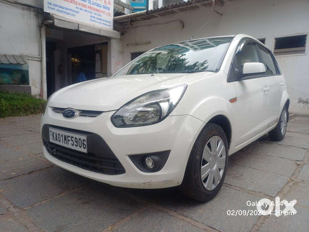 Ford Figo Petrol Titanium, 2012, Petrol