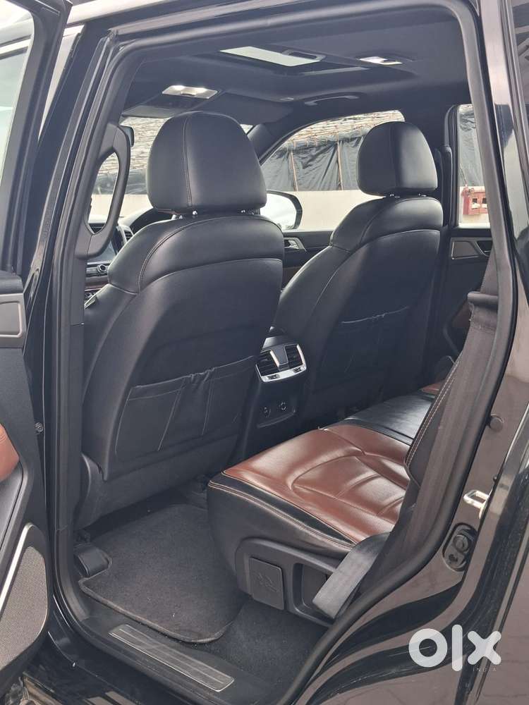 Mahindra Alturas G4 4wd At, 2021, Diesel
