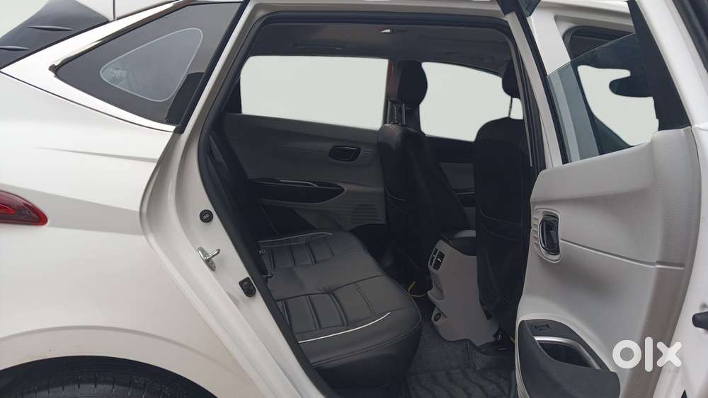 Hyundai New I20 1.2 Asta (o) Ivt, 2024, Petrol
