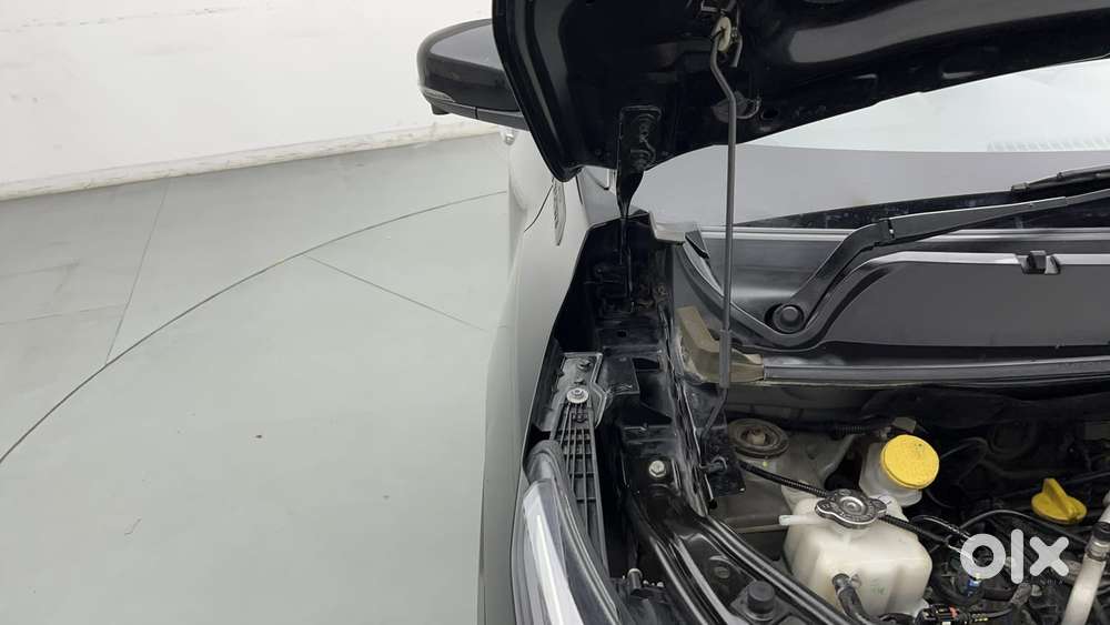 Nissan Magnite 1.0 Xv Premium, 2023, Petrol