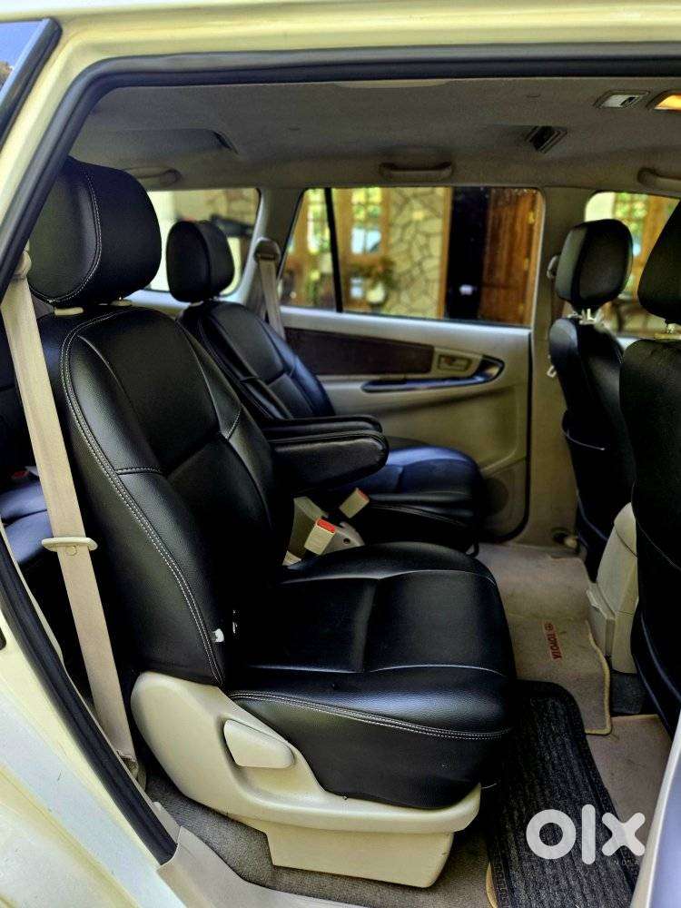 Toyota Innova 2.5 G (diesel) 7 Seater Bs Iv, 2013, Diesel