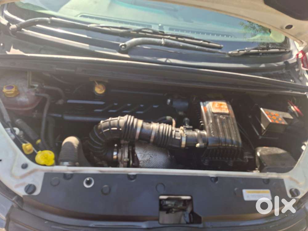 Mahindra Marazzo M4, 2019, Diesel