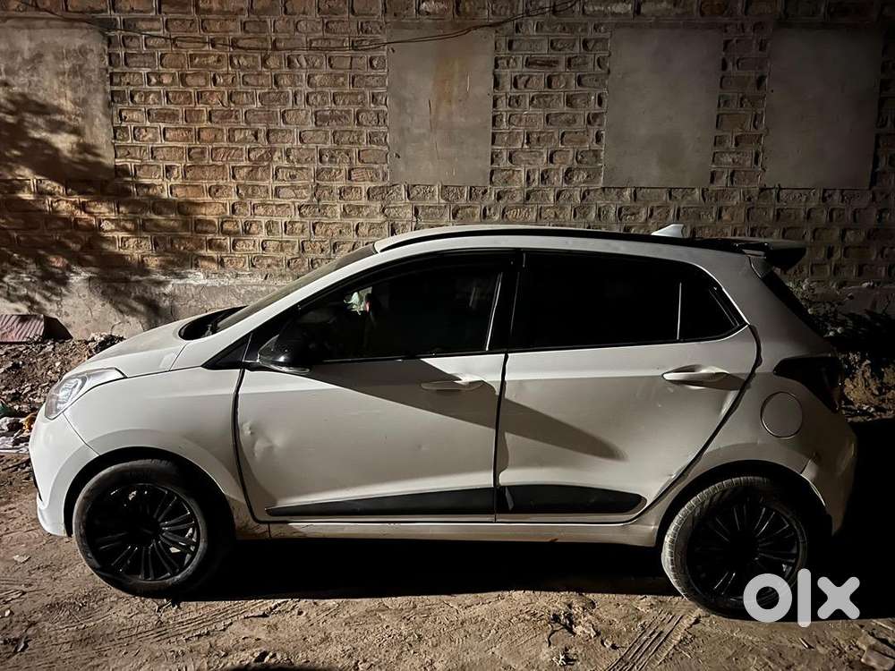 Hyundai Grand I10 2015 Diesel Well Maintained