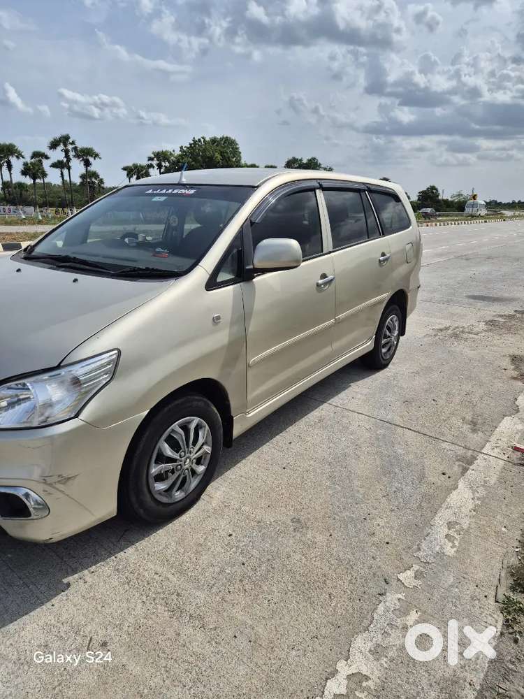 Toyota Innova 2012