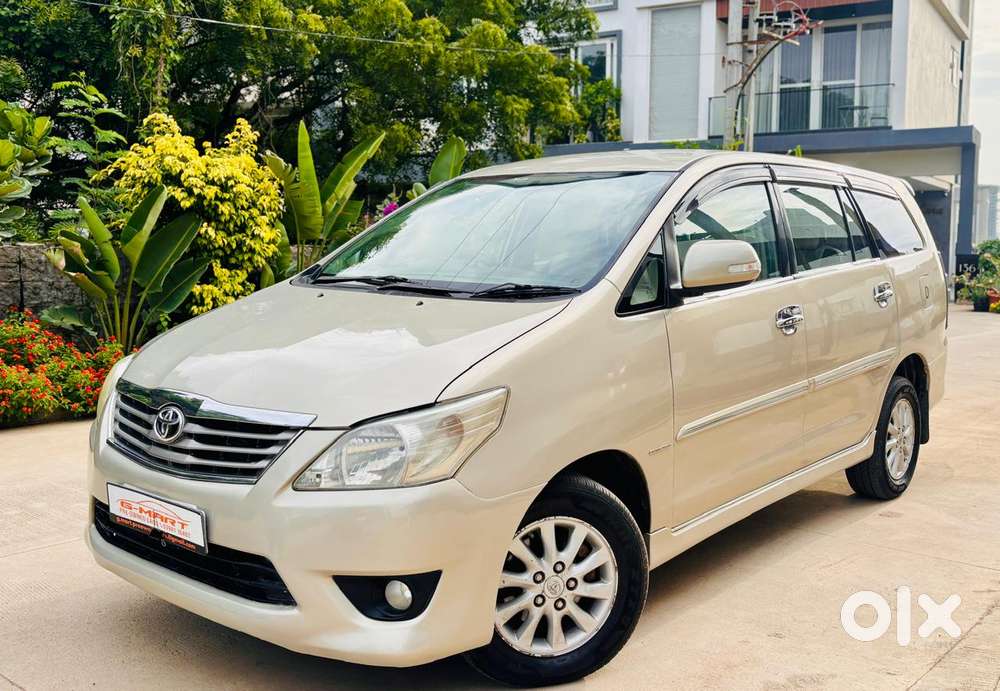 Toyota Innova 2.5 Ev Diesel Ms 8 Str Bsiii, 2012, Diesel