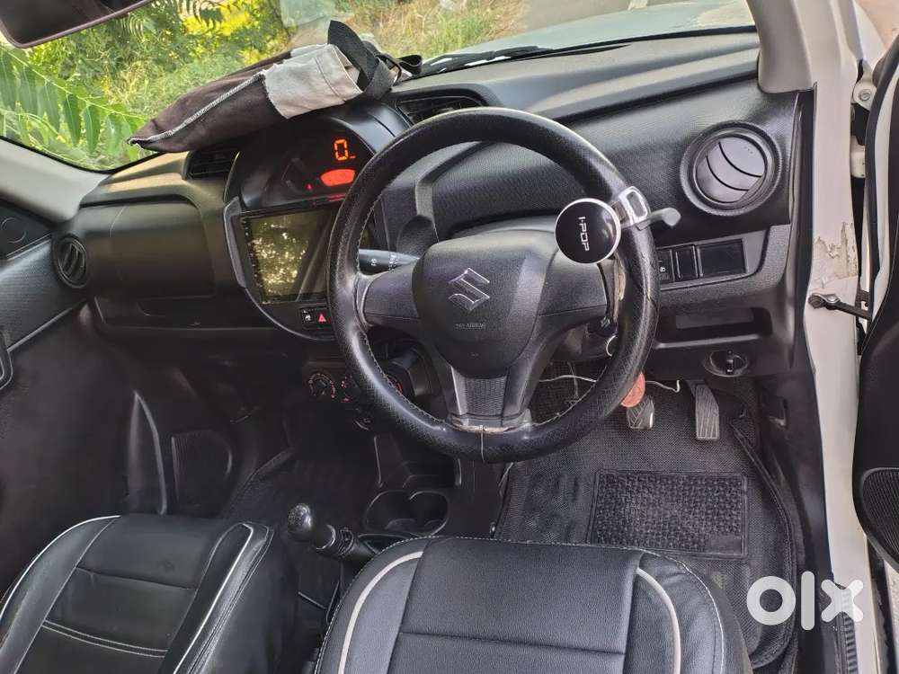 Maruti Suzuki S-presso Vxi Cng Bahar Se Lage Hui H Rc Par Chadi Hui H
