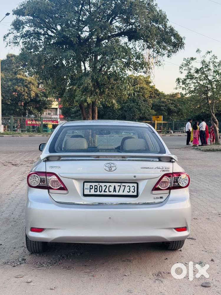 Toyota Corolla Altis 1.8 J, 2012, Petrol