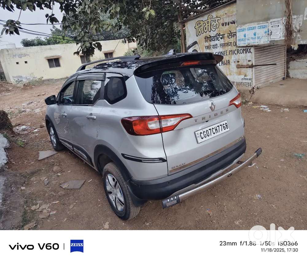 चारों टायर न्यू है बैटरी भी न्यू Led हैडलाइट ब्रांडेड