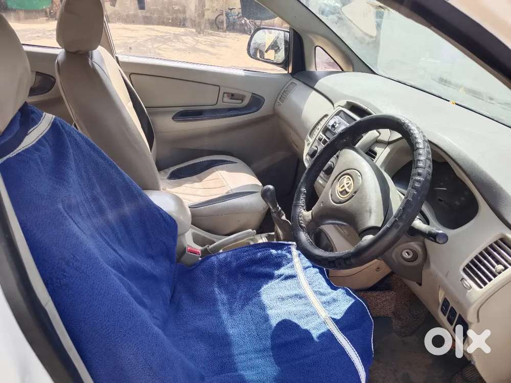 Family Innova Car, 4 Tyre New, Seat Cover Matting New