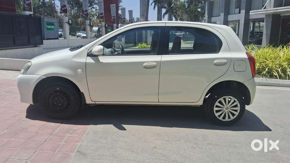 Toyota Etios Liva 2011-2012 G, 2011, Petrol