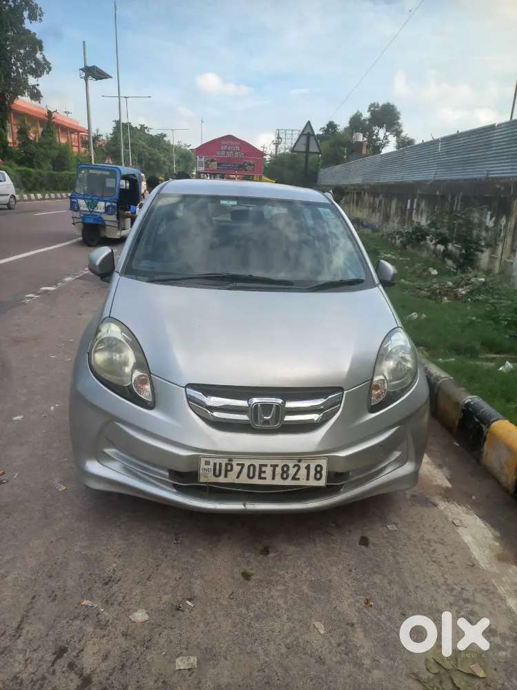 Honda Amaze 1.5 2016. R T O Lucknow Transfer Hai