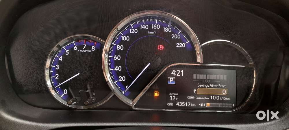 Toyota Yaris V Cvt, 2018, Petrol