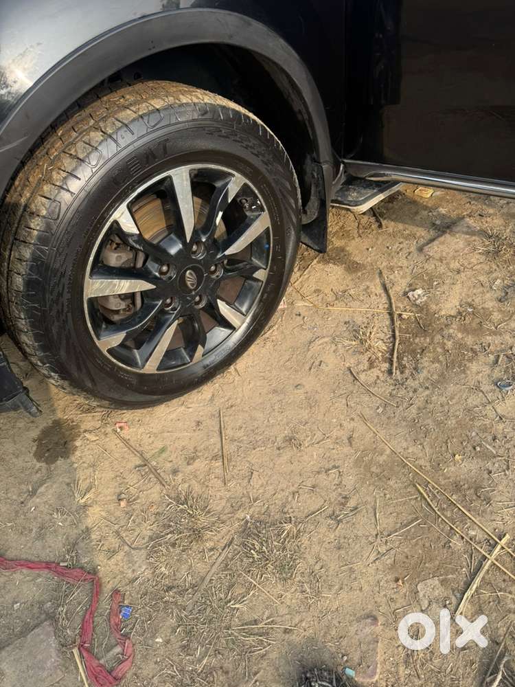 Mahindra Xuv500 Diesel 90000 Km Driven