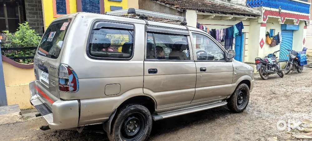 Chevrolet Tavera 10 Seater 2012 Model