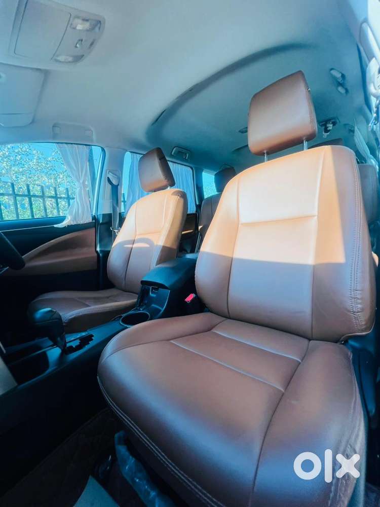 Toyota Innova Crysta 2.8 Gx At, 2016, Petrol