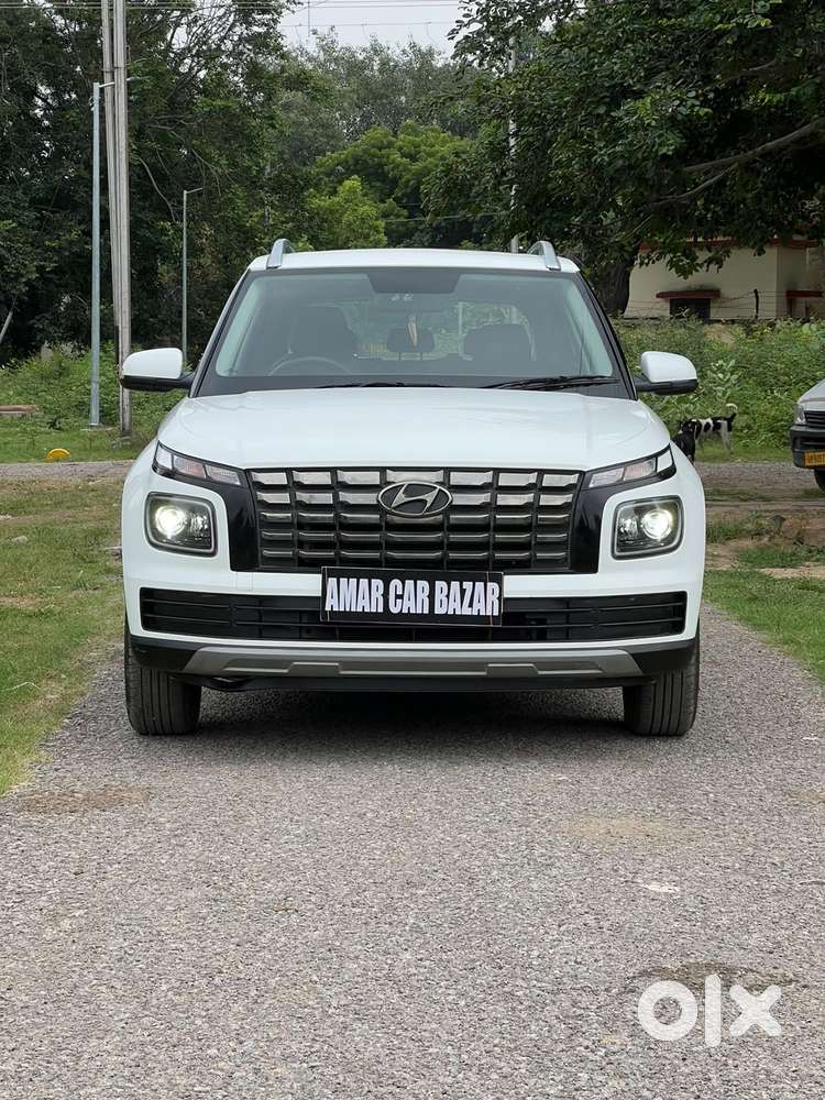 Hyundai Venue 1.2 S (o), 2024, Petrol