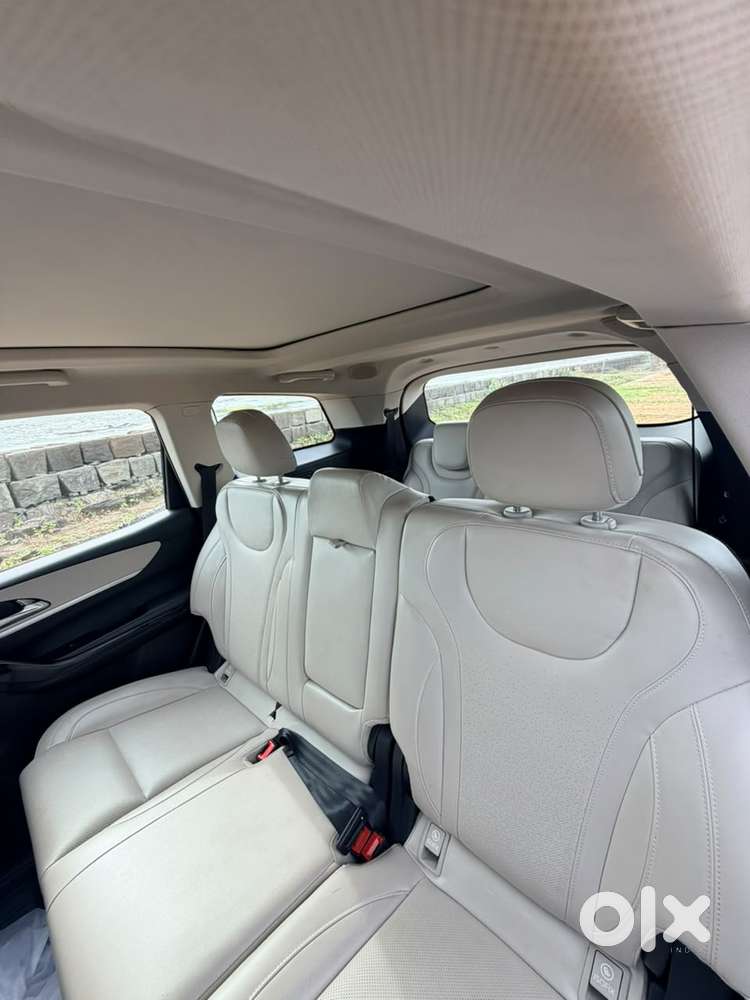 Mahindra Xuv700 2.2 Ax 7 Diesel At Luxury Pack Str, 2022, Diesel
