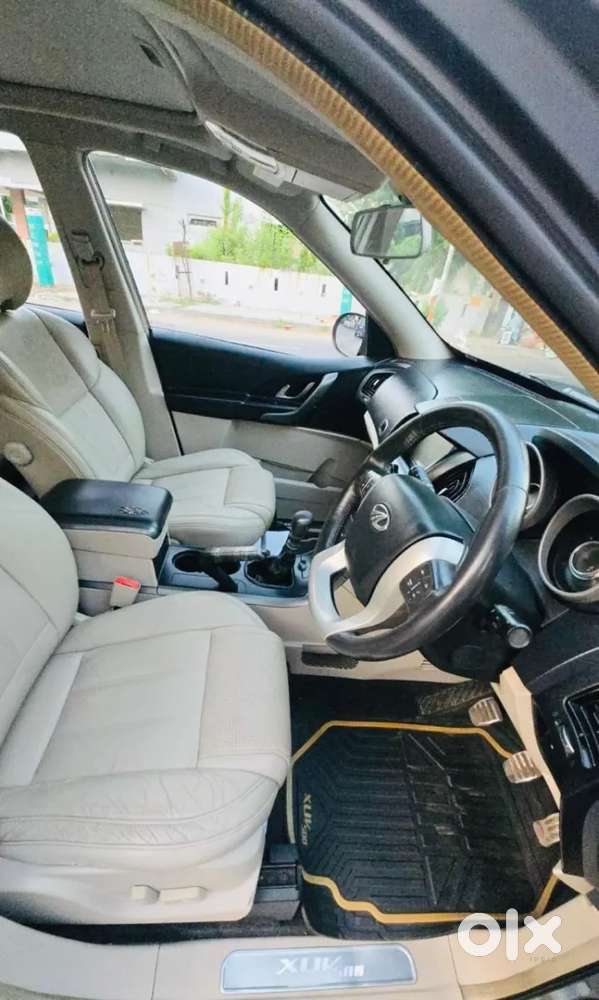 Mahindra Xuv500 At W10 Fwd, 2015, Diesel
