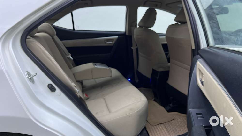 Toyota Corolla Altis G At, 2015, Petrol