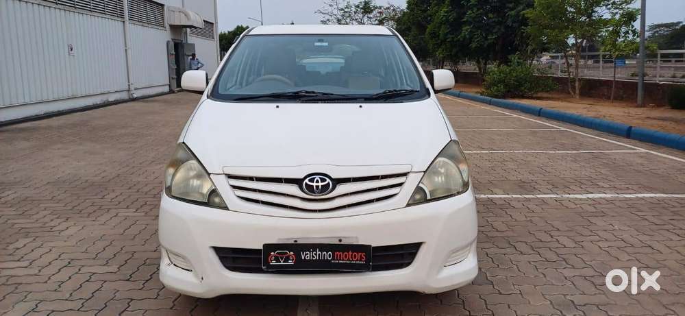 Toyota Innova 2.5 G (diesel) 8 Seater, 2011, Diesel