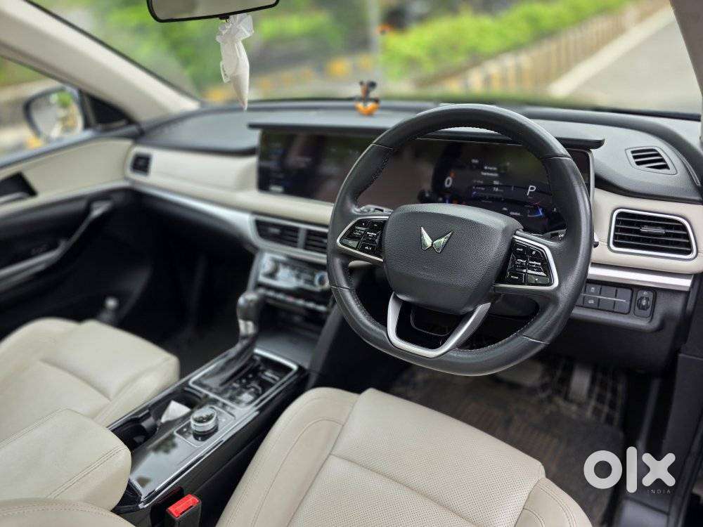 Mahindra Xuv700 2.2 Ax 7 Diesel At Luxury Pack Str, 2022, Diesel