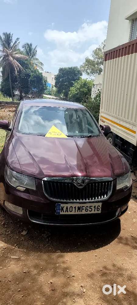 Skoda Superb 2010 Petrol 85000 Km Driven