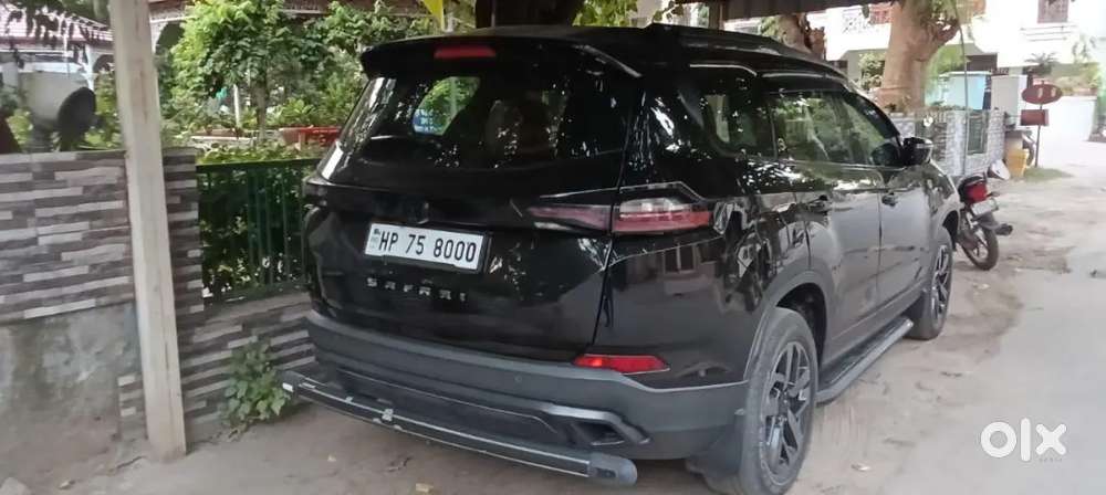 Tata Safari Top Model Dark Red