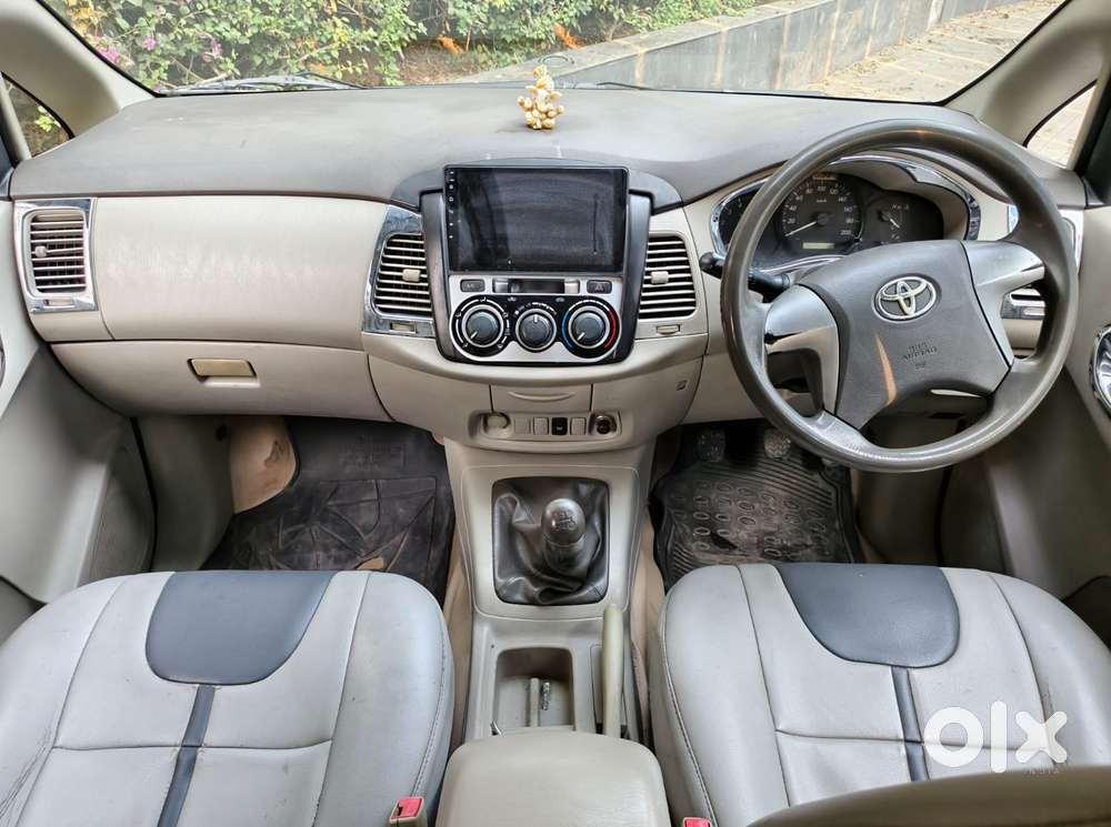 Toyota Innova 2.5 Vx 8 Seater Bs Iv, 2012, Diesel